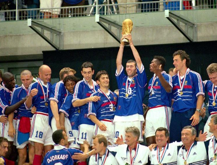 Ֆրանսիայի 1998 մրցաշրջանի ռետրո մարզաշապիկ