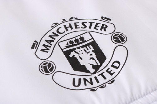 Մանչեսթեր Յունայթեդի սպիտակ բաճկոն